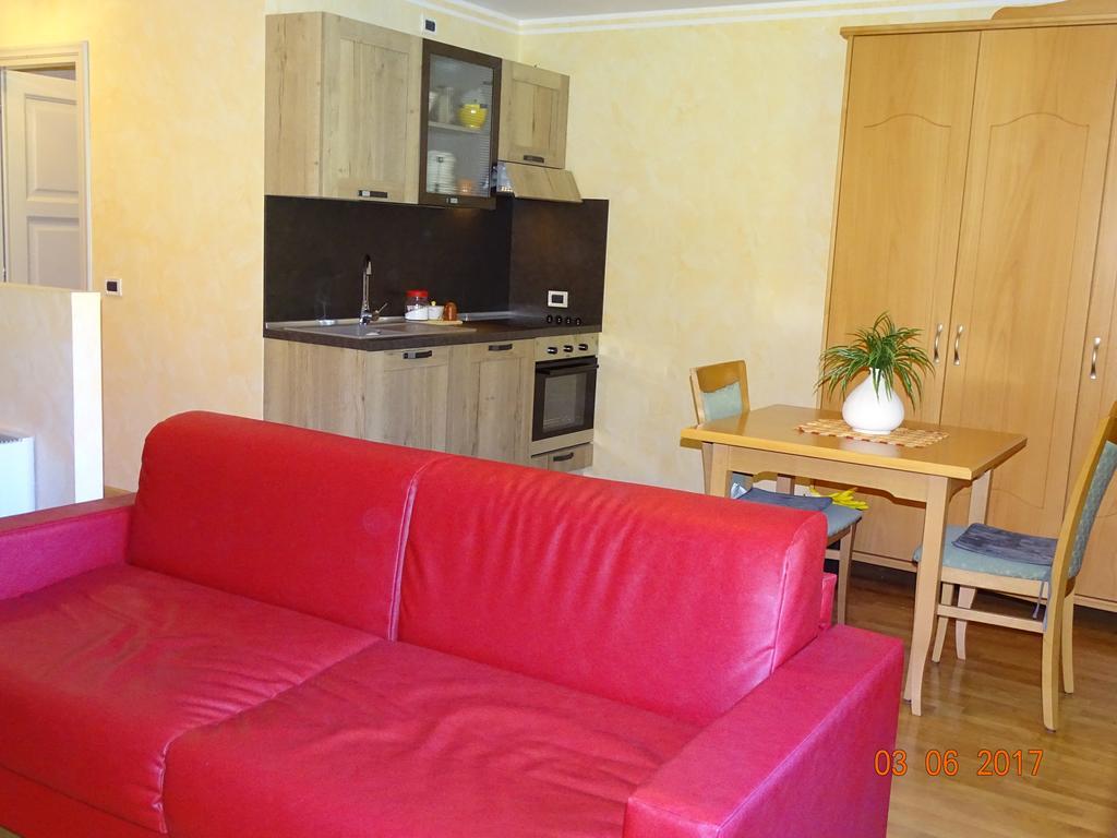 L'Angolo Di Sissi Apartment Коле Изарко Екстериор снимка