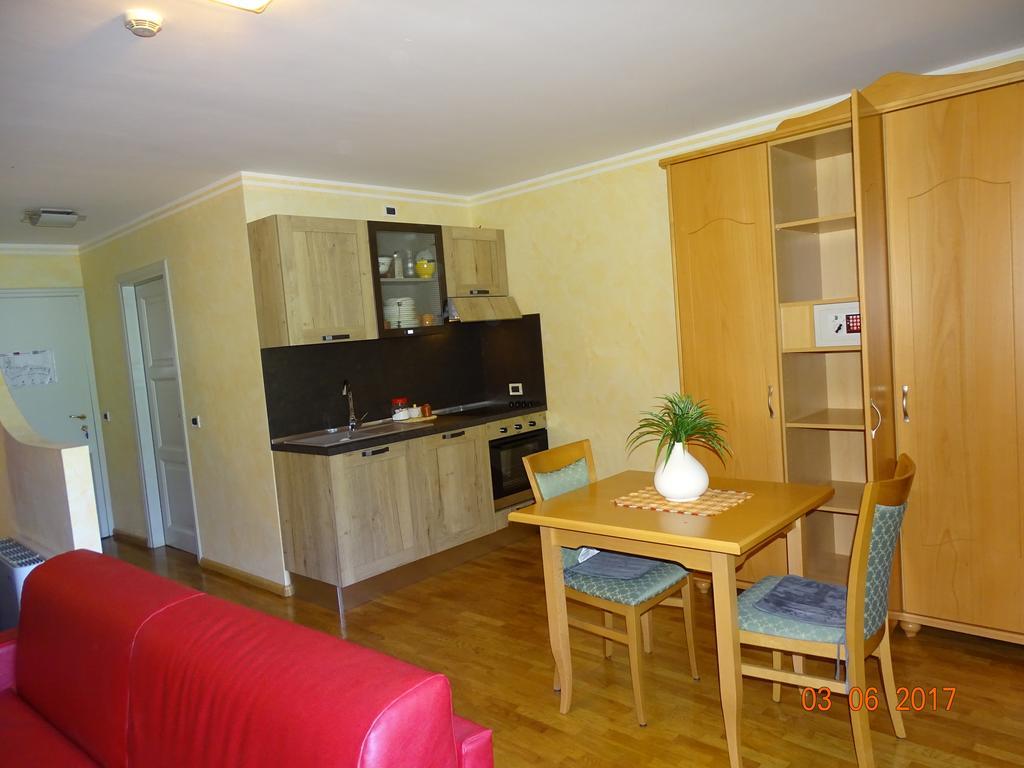 L'Angolo Di Sissi Apartment Коле Изарко Екстериор снимка